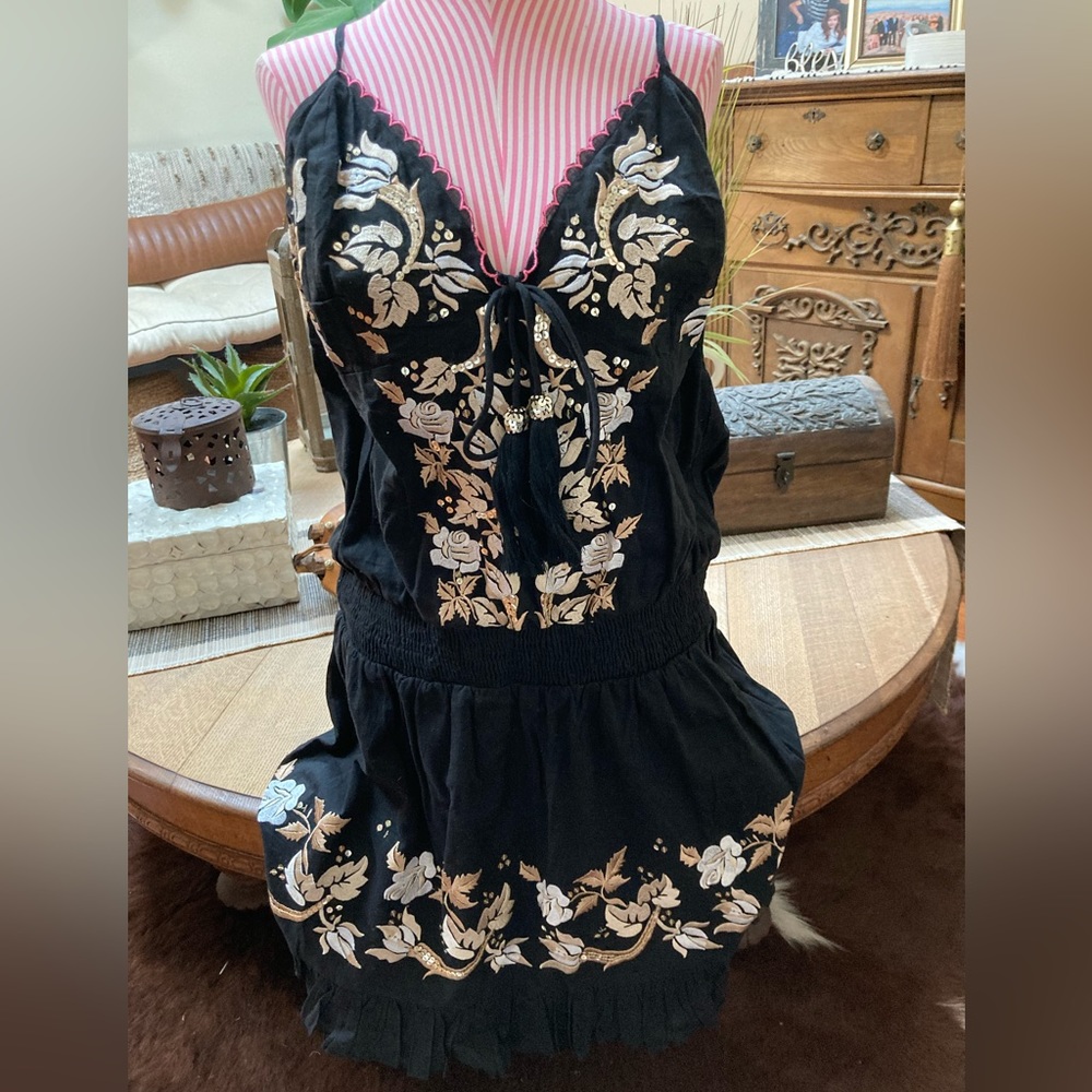 Venus embroidered mini dress Large